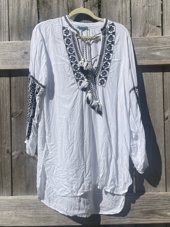 blue island Other - blue island White Tunic with Black Embroidered Trim Size M